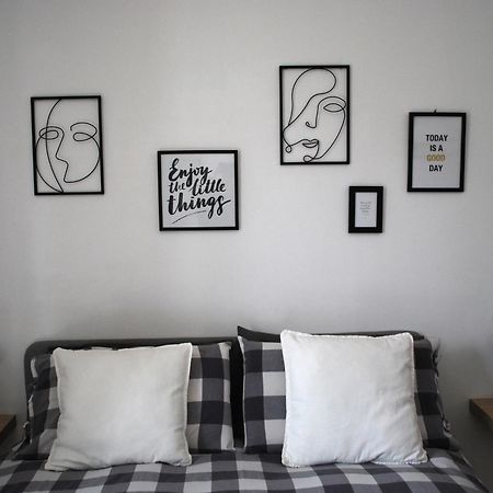 Le Stanze Di Alicam Bed & Breakfast Arona Bagian luar foto