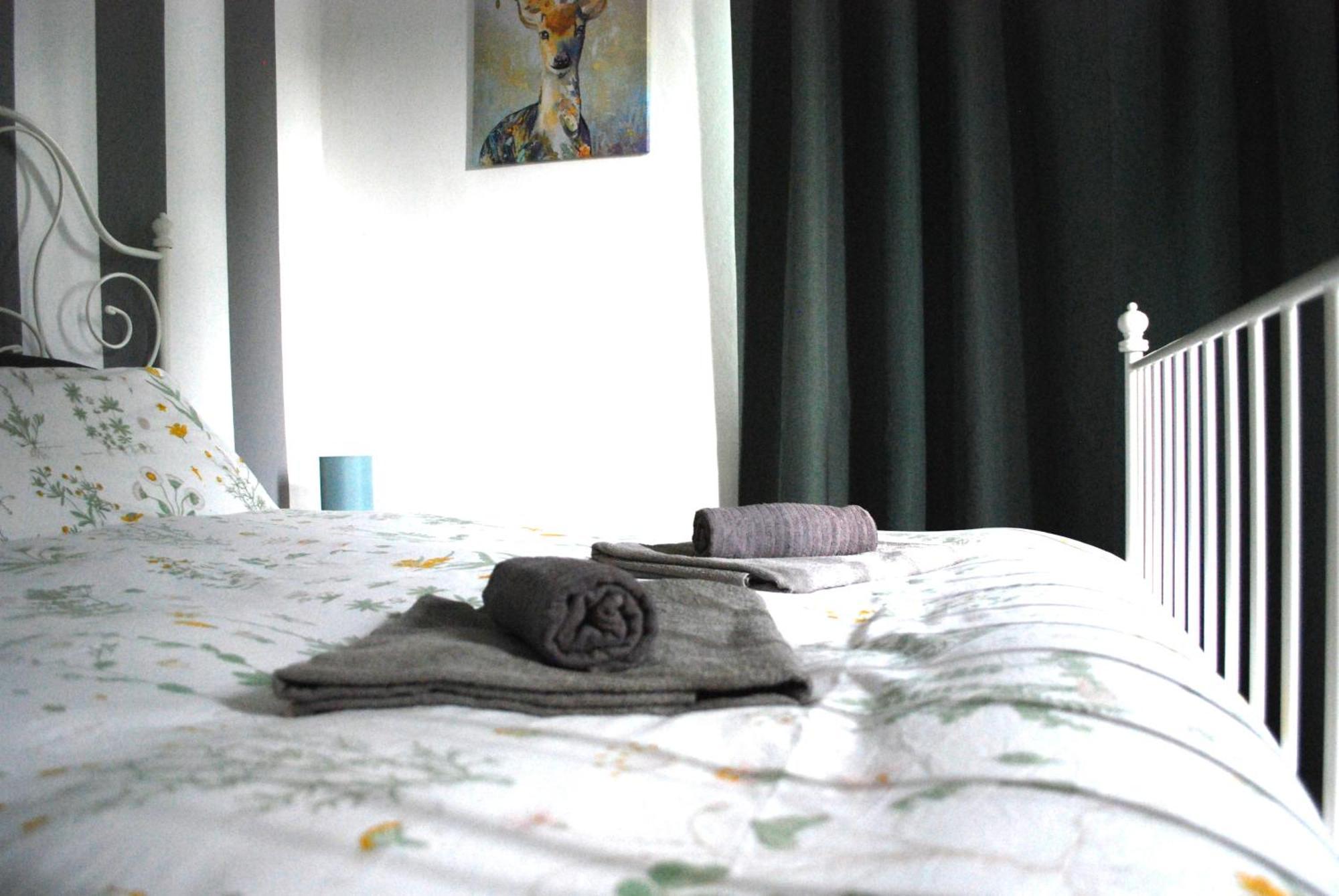 Le Stanze Di Alicam Bed & Breakfast Arona Bagian luar foto